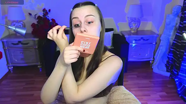 Snapshot of Kelly_Cartier chatting on October 6, 2025, 12:17 pm Kelly Cartier online show from October 6, 2025, 12:17 pm