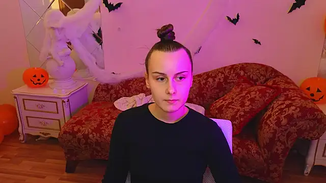 Snapshot of Kelly_Cartier chatting on October 20, 2025, 12:27 pm Kelly Cartier online show from October 20, 2025, 12:27 pm