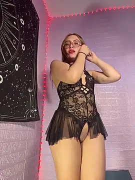 Snapshot of ZeziGamingg chatting on February 12, 2026, 4:56 am ZeziGamingg online show from February 12, 2026, 4:56 am