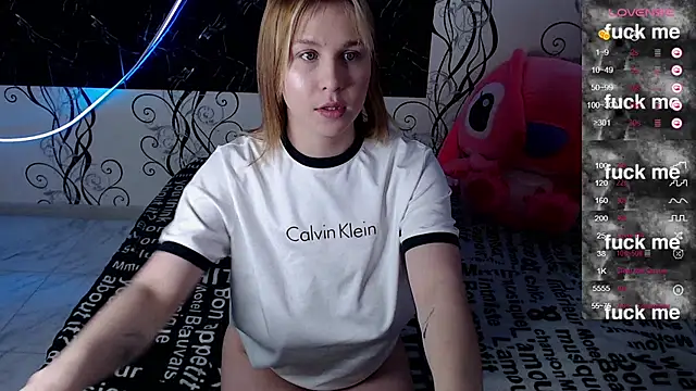 RoyAngela online show from October 13, 2025, 7:54 am