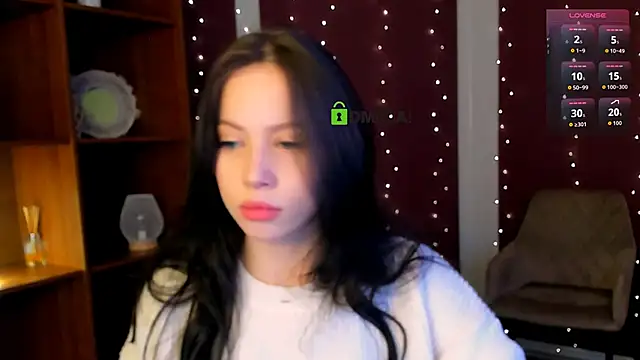 amanda-miki online show from December 16, 2025, 2:21 pm