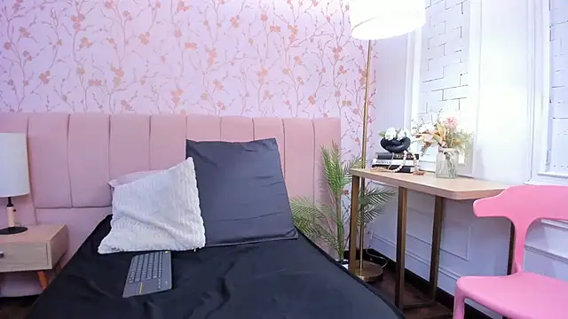 ariannaliss online show from November 26, 2025, 12:16 pm