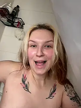 EileenKenner online show from February 2, 2026, 7:24 pm