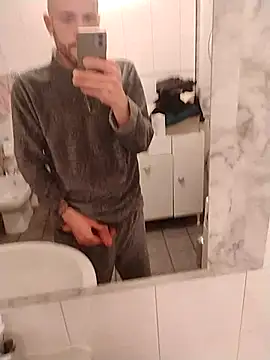 Baldassarre1990 online show from November 30, 2025, 1:39 am