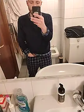 Baldassarre1990 online show from March 23, 2026, 10:42 pm