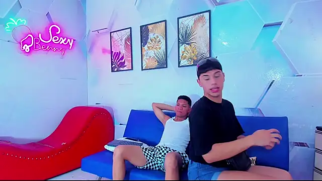 The boys at online show from October 7, 2025, 6:09 pm