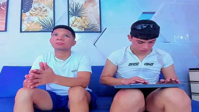 The boys at online show from October 5, 2025, 6:09 pm