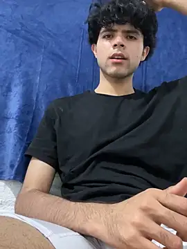 Axel-Mejia online show from November 5, 2025, 2:36 am