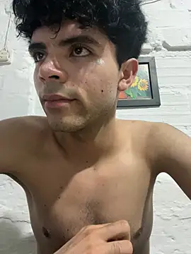 Axel-Mejia online show from June 26, 2026, 2:28 am