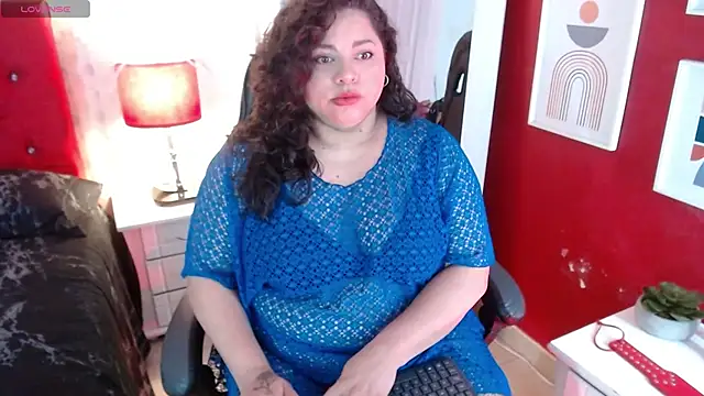 merly chica online show from December 2, 2025, 1:02 pm