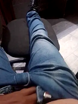 vergonvenco online show from March 26, 2026, 4:11 am