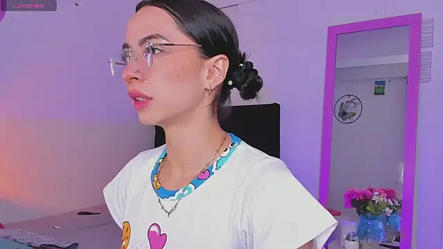 Snapshot of Aryane_art_ chatting on January 6, 2026, 10:14 pm Aryane art online show from January 6, 2026, 10:14 pm