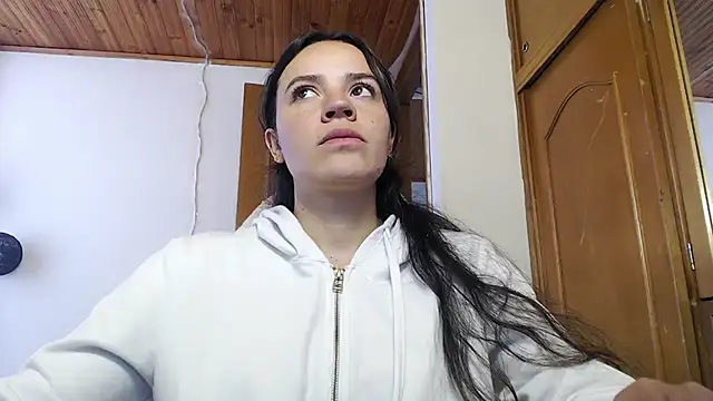 Snapshot of Skylar_Serenity chatting on October 21, 2025, 7:13 pm Skylar Serenity online show from October 21, 2025, 7:13 pm