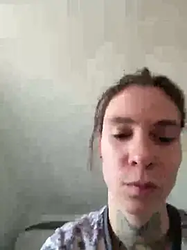 Snapshot of HoneySquirrel chatting on November 14, 2025, 11:14 am HoneySquirrel online show from November 14, 2025, 11:14 am