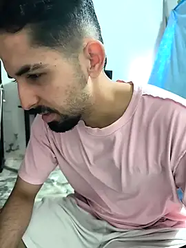 giannis090 online show from October 2, 2025, 4:32 pm