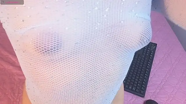 emmi collinss online show from December 1, 2025, 8:10 pm