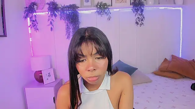 Snapshot of theLayla_DH chatting on September 29, 2025, 8:14 pm theLayla DH online show from September 29, 2025, 8:14 pm