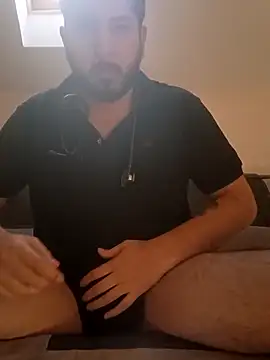 Snapshot of Javiermyers2000 chatting on April 14, 2026, 8:36 pm Javiermyers2000 online show from April 14, 2026, 8:36 pm