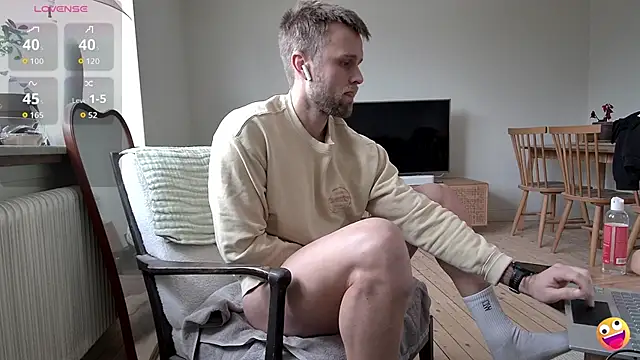 Snapshot of bubblebuttnes chatting on January 17, 2026, 8:18 am bubblebuttnes online show from January 17, 2026, 8:18 am