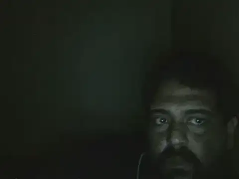 elpoop7305 online show from April 4, 2026, 12:17 am