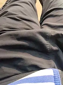 INTERNATIONAL0001 online show from November 11, 2025, 4:07 am