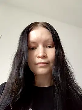 DragonFoxie online show from October 13, 2025, 11:56 am