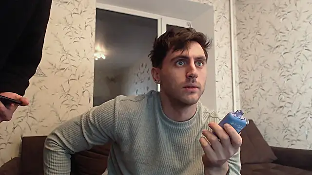 Oscar Miller  online show from November 23, 2025, 10:09 pm