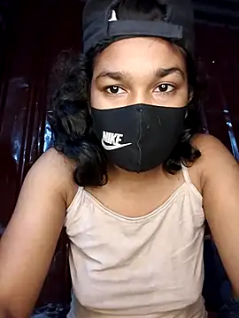 Snapshot of kiron204279 chatting on November 3, 2025, 12:27 am kiron204279 online show from November 3, 2025, 12:27 am