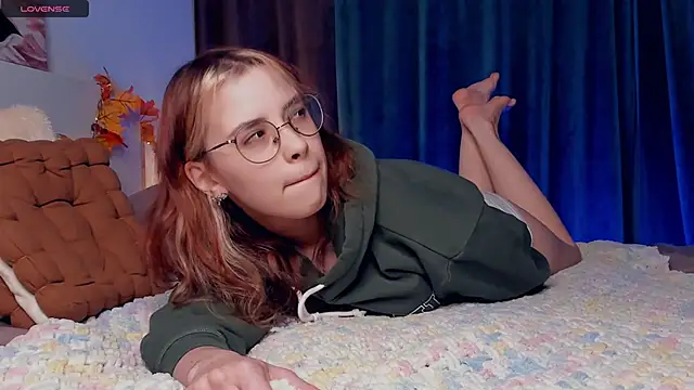 VedaSchulz online show from November 12, 2025, 6:34 pm