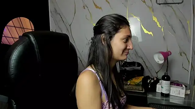 Snapshot of _Luna_Bennett chatting on May 29, 2026, 7:53 pm Luna Bennett online show from May 29, 2026, 7:53 pm