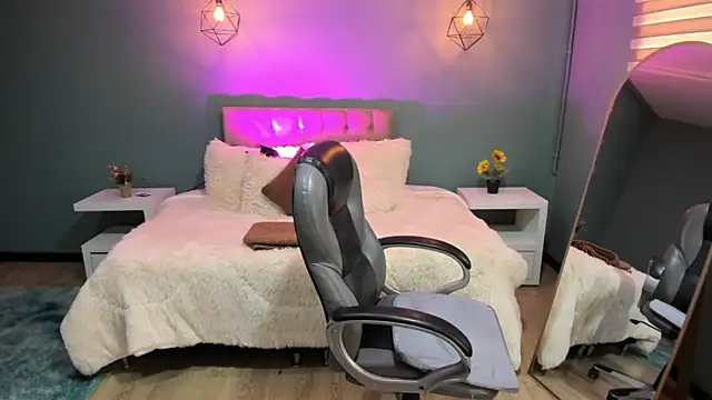 Miss Cataleya   online show from September 21, 2025, 12:10 pm