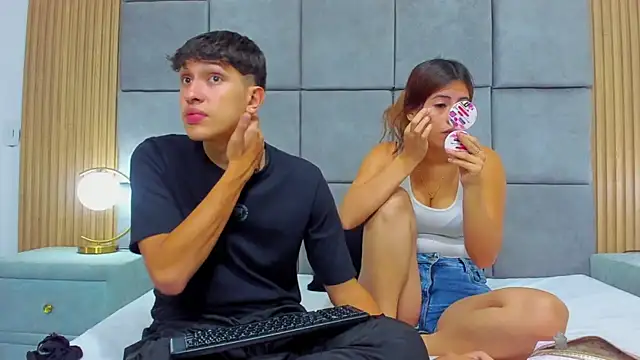 ChanellandMax online show from November 14, 2025, 1:04 pm