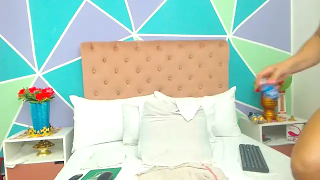 Morenaza6420 online show from March 12, 2026, 12:16 am