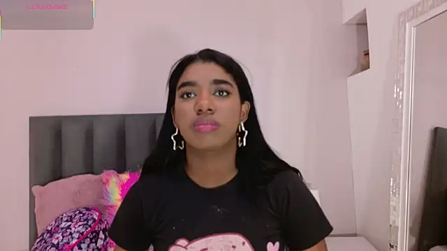 KendraChavez  online show from September 18, 2025, 8:56 pm