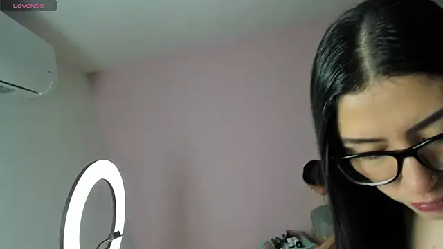 marianaandvalen online show from November 29, 2025, 12:05 pm