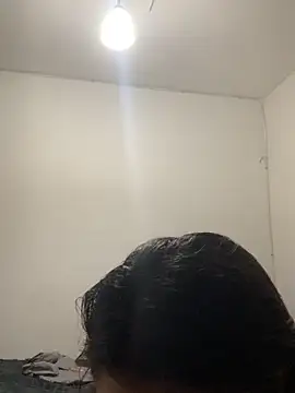 Snapshot of Laia_Gomez chatting on November 16, 2025, 12:37 am Laia Gomez online show from November 16, 2025, 12:37 am