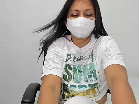 Crazy Cat1995 online show from October 5, 2025, 5:36 pm