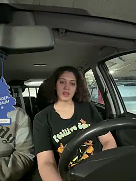 DreamThickCouple online show from April 16, 2026, 8:42 pm