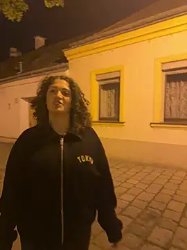 DreamThickCouple online show from April 24, 2026, 8:33 pm