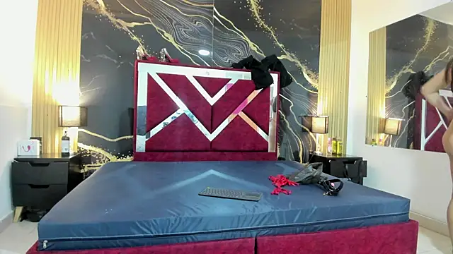 VioletRose as online show from November 16, 2025, 8:46 pm