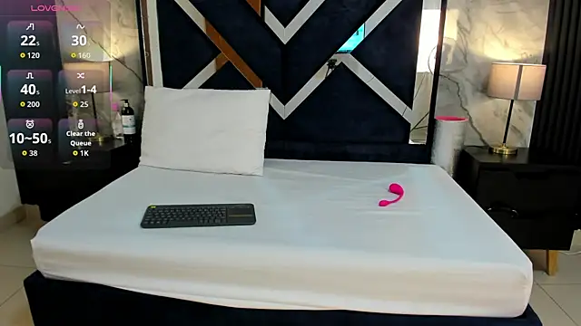 VioletRose as online show from October 26, 2025, 7:36 pm