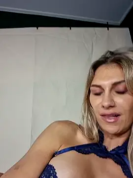 Melody1600 online show from October 23, 2025, 1:21 pm