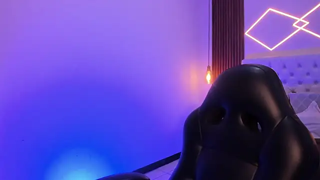 ZamabyCrucie online show from January 18, 2026, 1:20 am