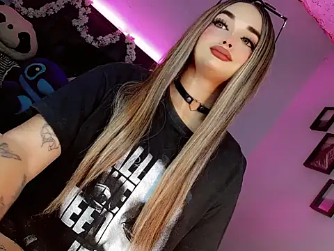 kattie Sweet  online show from November 5, 2025, 10:35 pm