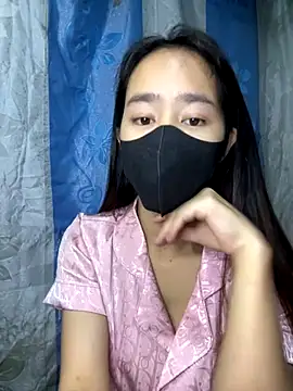 TiNa 04 online show from October 21, 2025, 11:04 pm