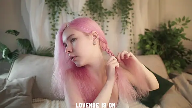 ElizSpieth online show from November 28, 2025, 1:28 am