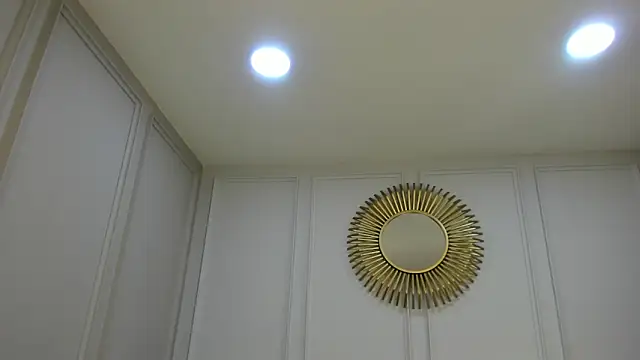 CharlotteBrownn  online show from November 14, 2025, 4:27 am