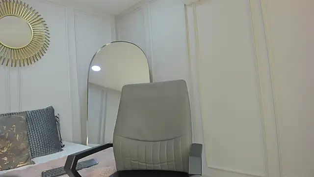 Snapshot of CharlotteBrownn_ chatting on September 28, 2025, 1:34 am CharlotteBrownn online show from September 28, 2025, 1:34 am