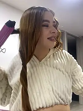 CharlotteBrownn  online show from November 12, 2025, 3:43 am