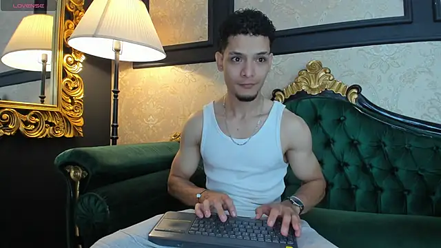 AlessandroKiing online show from May 5, 2026, 8:45 pm